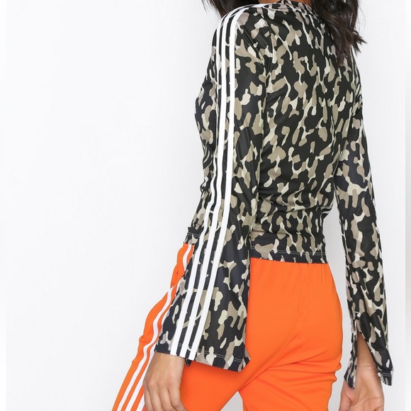 Adidas Leoflage Printed Bell-Sleeve Cropped Athleisure Top | Medium - Picture 5 of 10